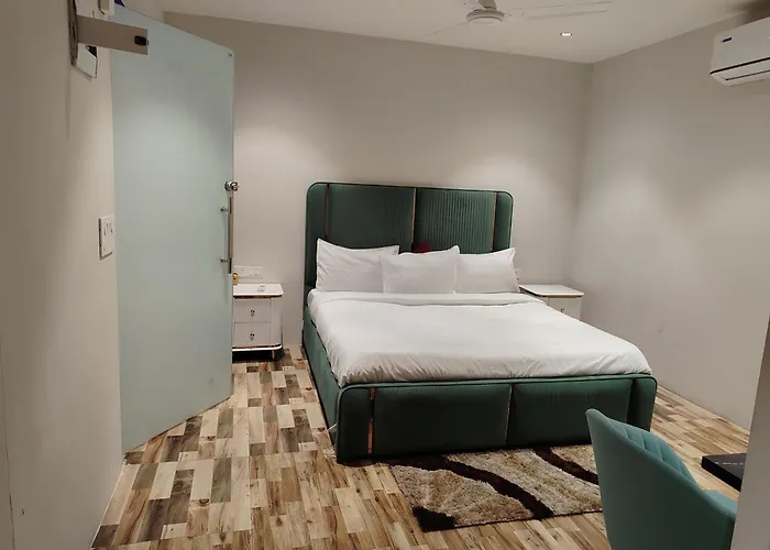 Rivaz Hotel And Restaurant New Delhi